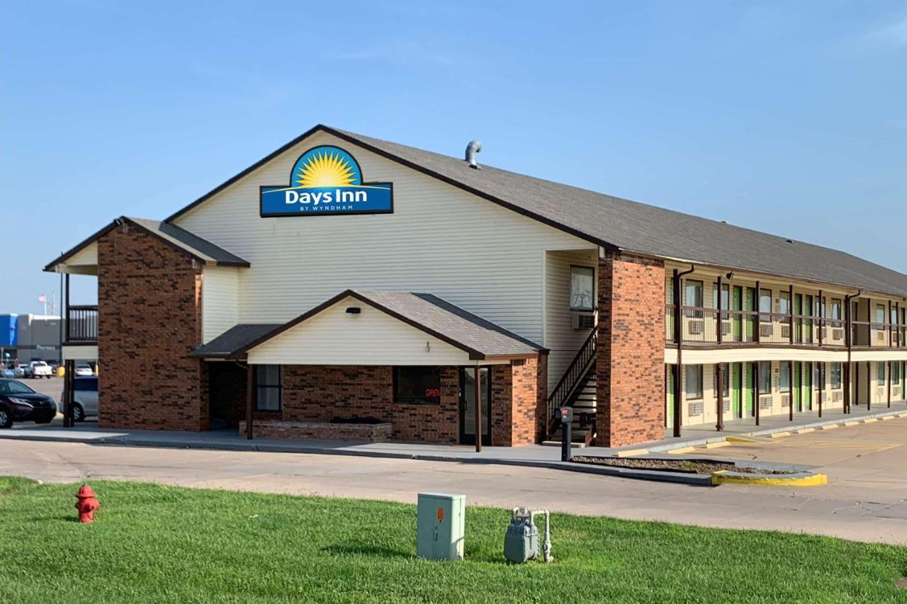 Days Inn By Wyndham Pratt Zewnętrze zdjęcie