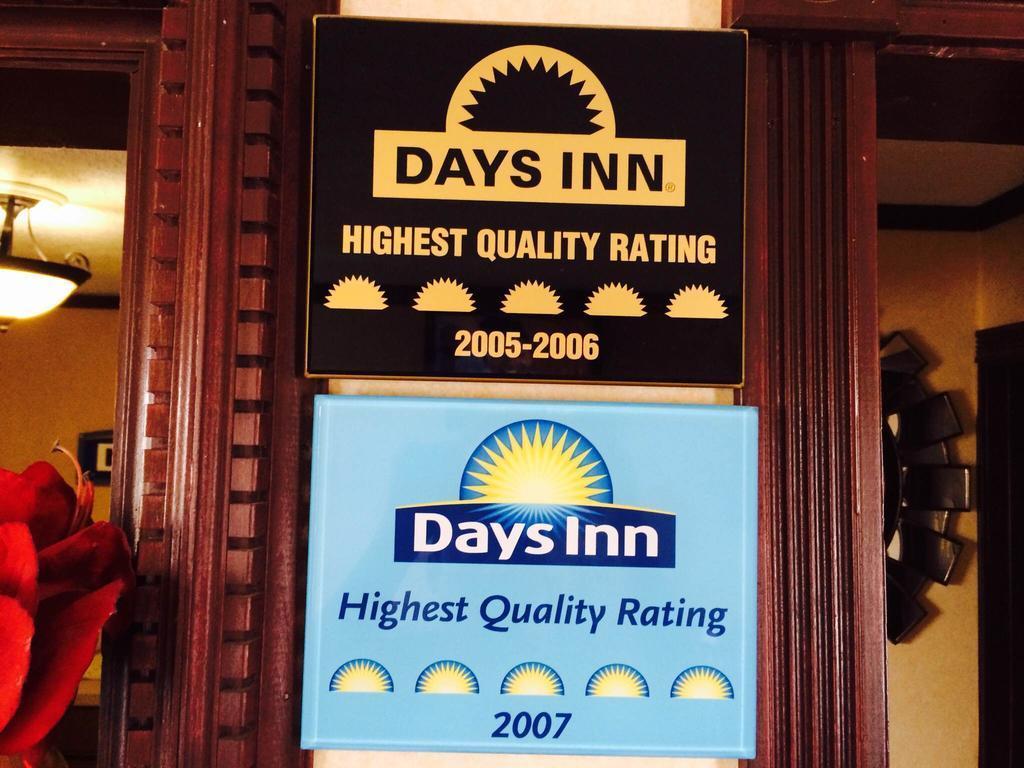 Days Inn By Wyndham Pratt Zewnętrze zdjęcie