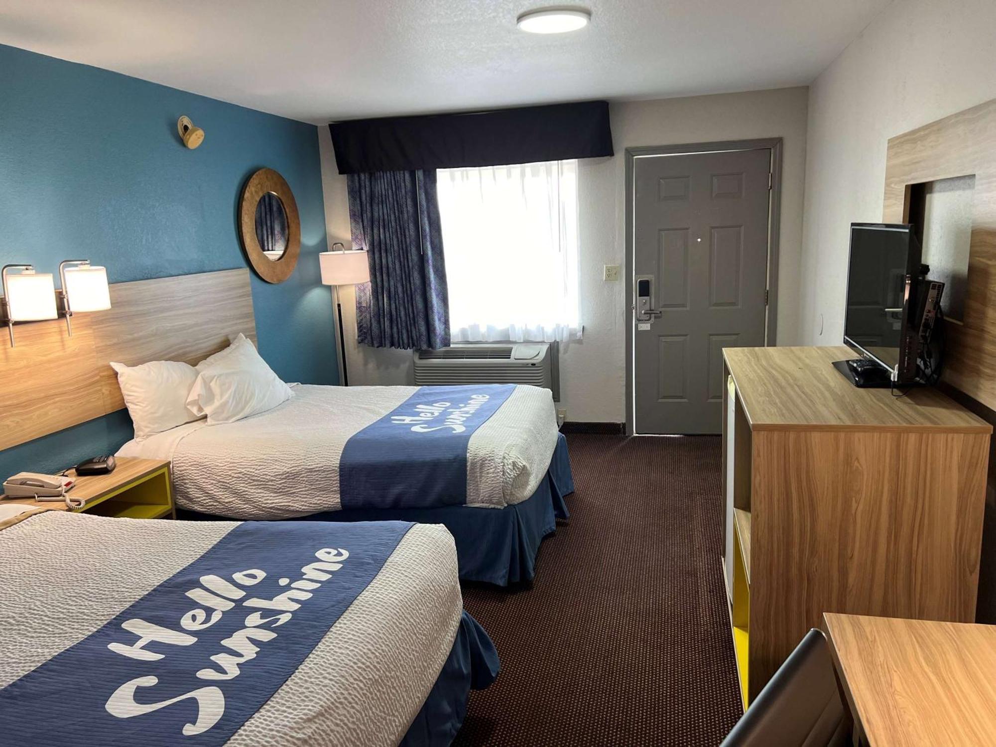 Days Inn By Wyndham Pratt Zewnętrze zdjęcie