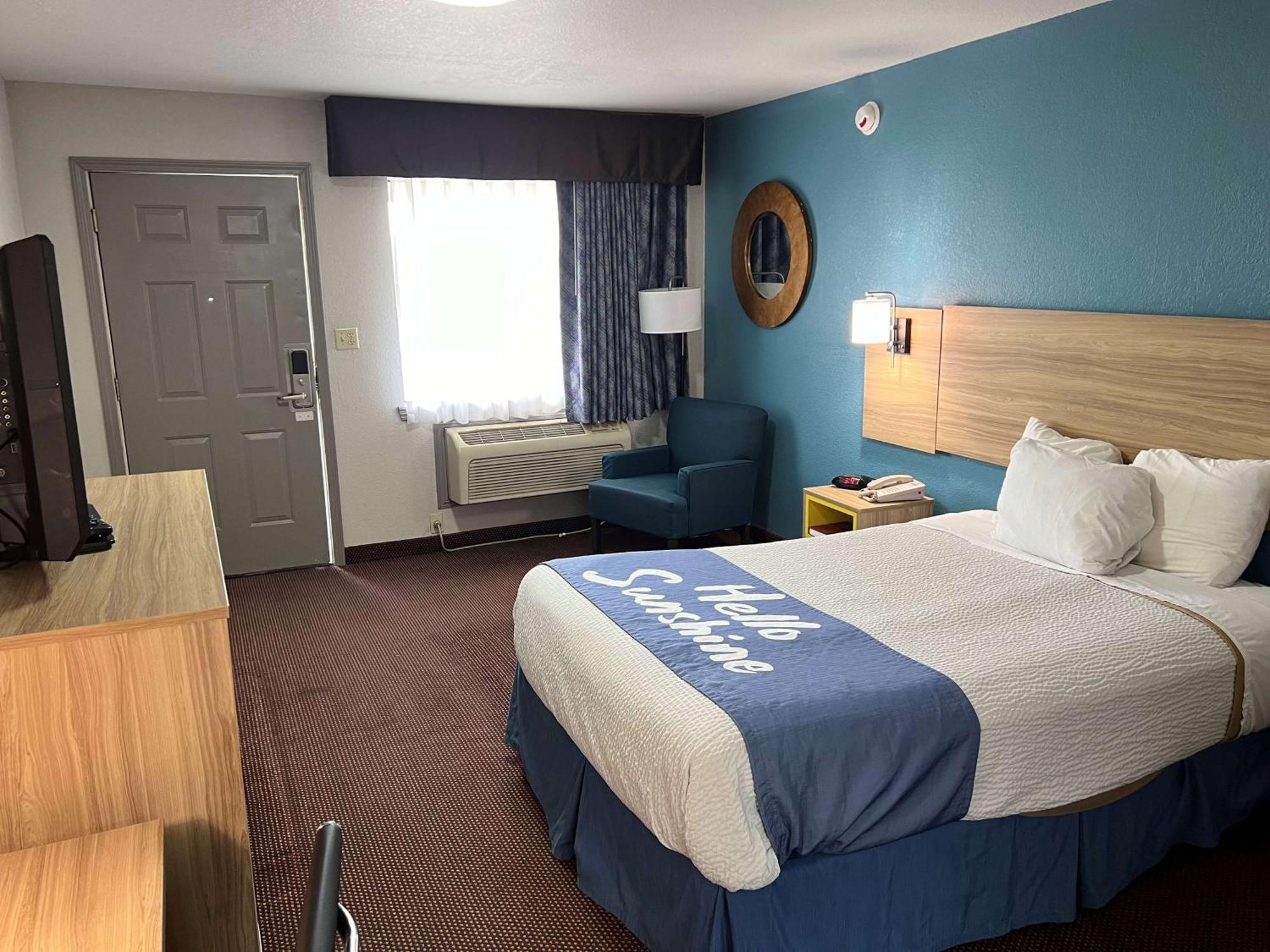 Days Inn By Wyndham Pratt Zewnętrze zdjęcie