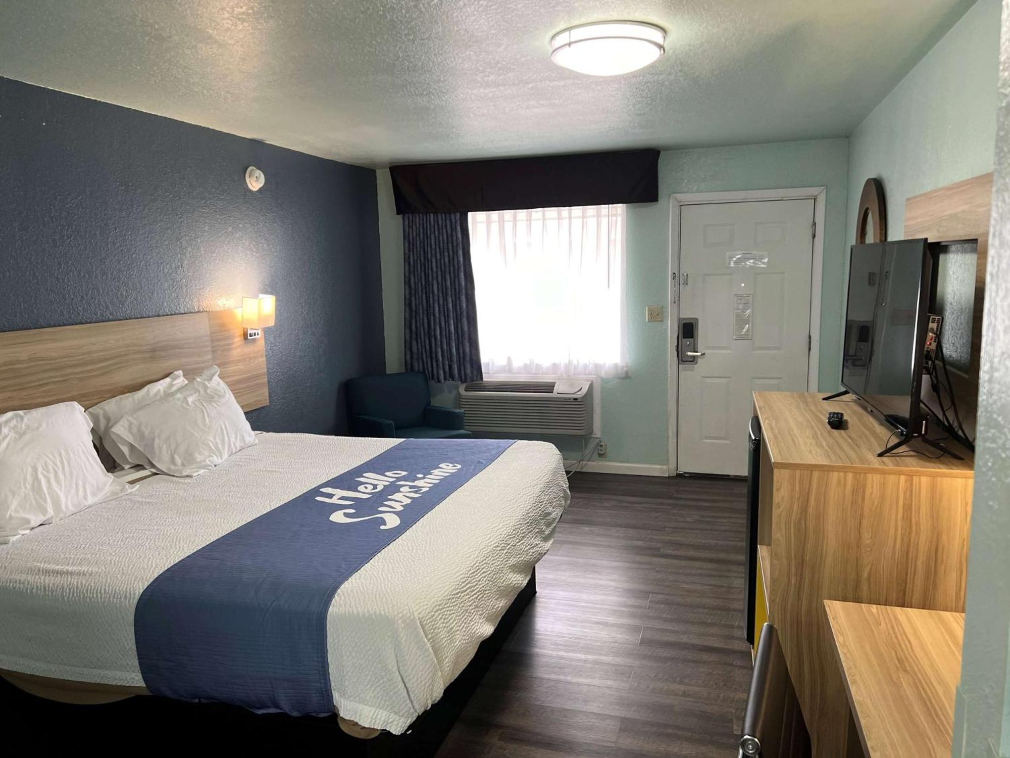 Days Inn By Wyndham Pratt Zewnętrze zdjęcie